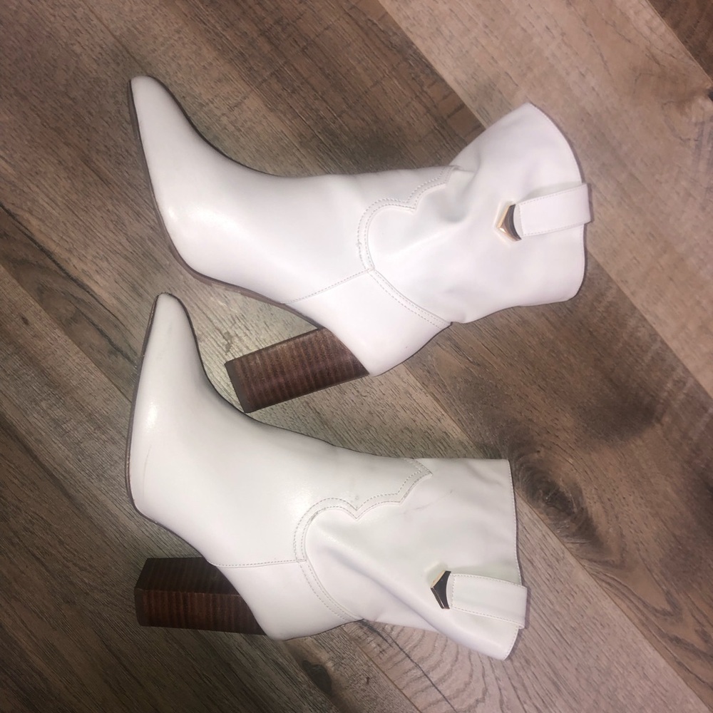 Lulus Taryne White booties